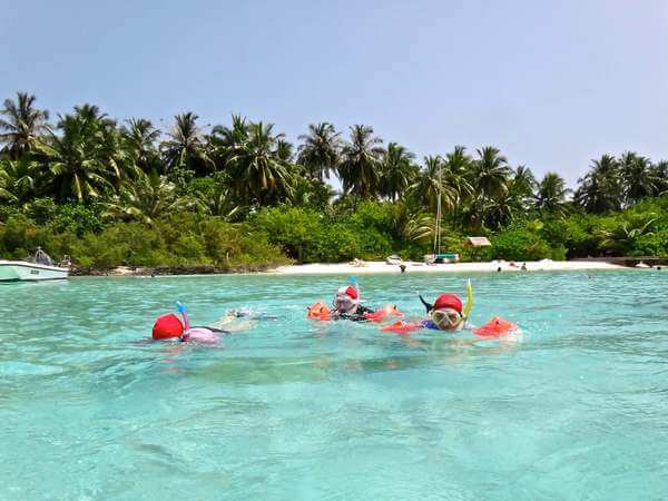 Stages pour apprendre à nager en vacance aux Maldives