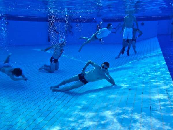 Stage de natation pour apprendre à nager en la mer Au Nord de la Mer Rouge