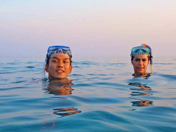 Stage de natation pour apprendre à nager en la mer Au Nord de la Mer Rouge