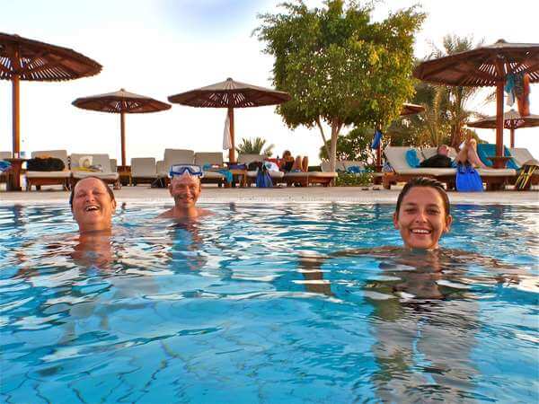 Stage de natation pour apprendre à nager en la mer Au Nord de la Mer Rouge